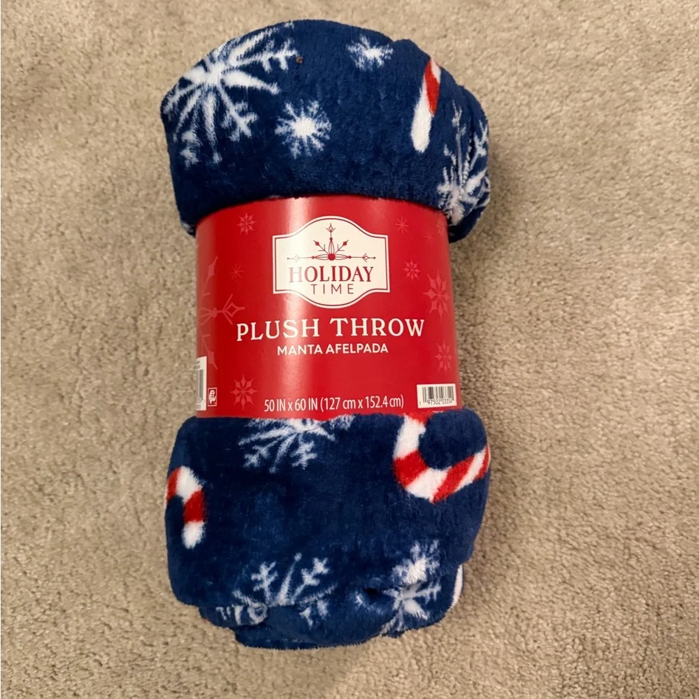 Holiday Time NWT Plush Throw Blanket